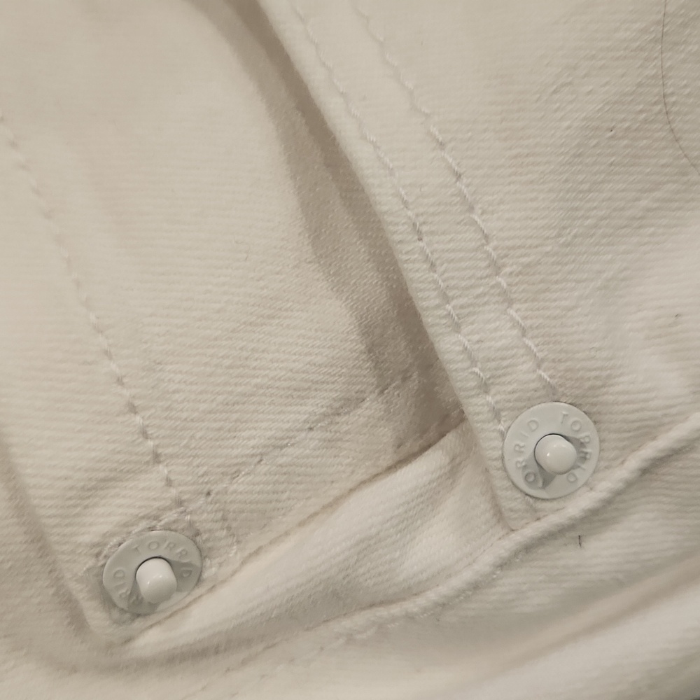 Torrid Women's White Jeans - Picture 4 of 7